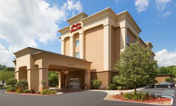 Hampton Inn & Suites Greenfield
