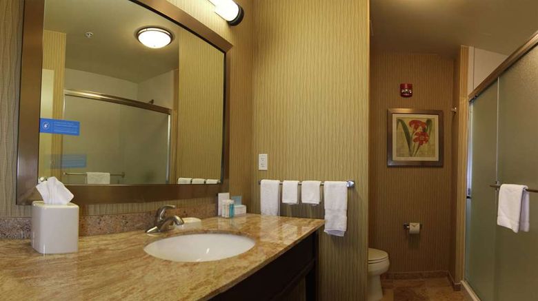 <b>Hampton Inn & Suites Grand Forks Room</b>. Images powered by <a href="https://iceportal.shijigroup.com/" title="IcePortal" target="_blank">IcePortal</a>.