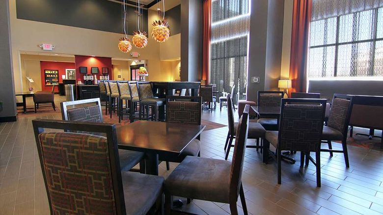 <b>Hampton Inn & Suites Grand Forks Lobby</b>. Images powered by <a href="https://iceportal.shijigroup.com/" title="IcePortal" target="_blank">IcePortal</a>.