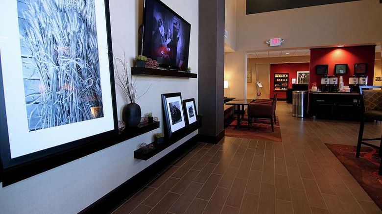 <b>Hampton Inn & Suites Grand Forks Lobby</b>. Images powered by <a href="https://iceportal.shijigroup.com/" title="IcePortal" target="_blank">IcePortal</a>.