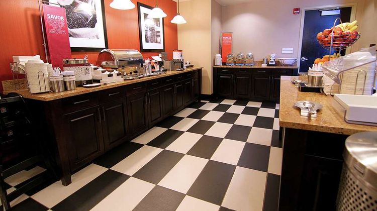Hampton Inn & Suites Grand Forks Restaurant