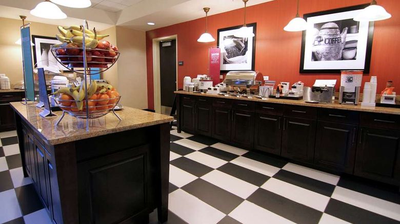 <b>Hampton Inn & Suites Grand Forks Restaurant</b>. Images powered by <a href="https://iceportal.shijigroup.com/" title="IcePortal" target="_blank">IcePortal</a>.