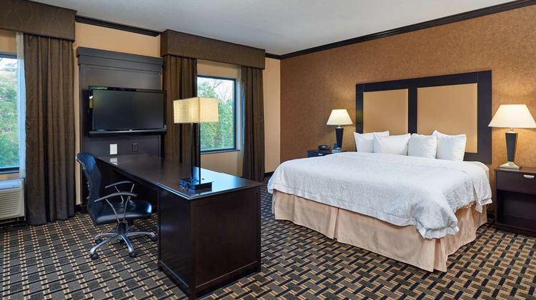 Hampton Inn & Suites Longview North Room