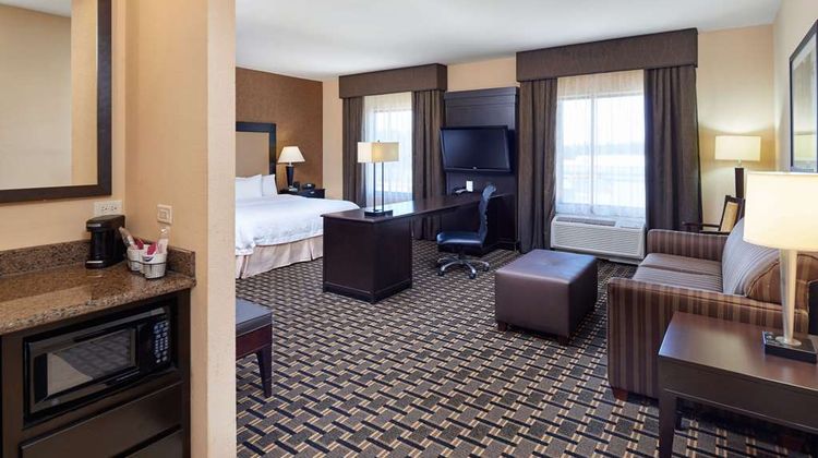 Hampton Inn & Suites Longview North Room