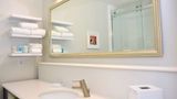 <b>Hampton Inn Room</b>. Images powered by <a href="https://iceportal.shijigroup.com/" title="IcePortal" target="_blank">IcePortal</a>.