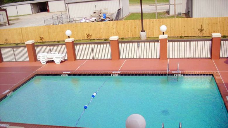 <b>Hampton Inn Greenville Pool</b>. Images powered by <a href="https://iceportal.shijigroup.com/" title="IcePortal" target="_blank">IcePortal</a>.
