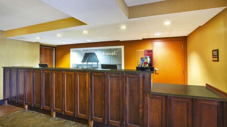 <b>Hampton Inn Gaylord Lobby</b>. Images powered by <a href="https://iceportal.shijigroup.com/" title="IcePortal" target="_blank">IcePortal</a>.