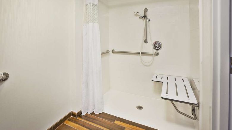 <b>Hampton Inn Gaylord Room</b>. Images powered by <a href="https://iceportal.shijigroup.com/" title="IcePortal" target="_blank">IcePortal</a>.