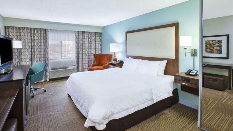 <b>Hampton Inn Gaylord Room</b>. Images powered by <a href="https://iceportal.shijigroup.com/" title="IcePortal" target="_blank">IcePortal</a>.