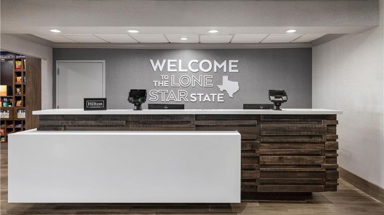 <b>Hampton Inn & Suites Galveston Lobby</b>. Images powered by <a href="https://iceportal.shijigroup.com/" title="IcePortal" target="_blank">IcePortal</a>.
