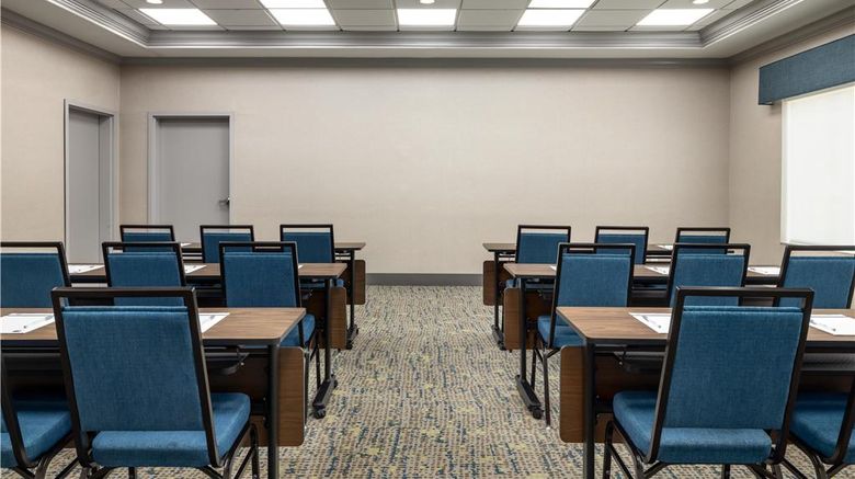 <b>Hampton Inn & Suites Galveston Meeting</b>. Images powered by <a href="https://iceportal.shijigroup.com/" title="IcePortal" target="_blank">IcePortal</a>.