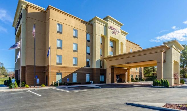 Hampton Inn Galax Exterior