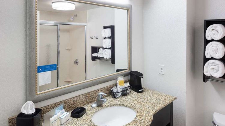 Hampton Inn&Suites Gainesville-Downtown Room