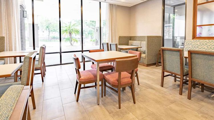Hampton Inn Gainesville Lobby