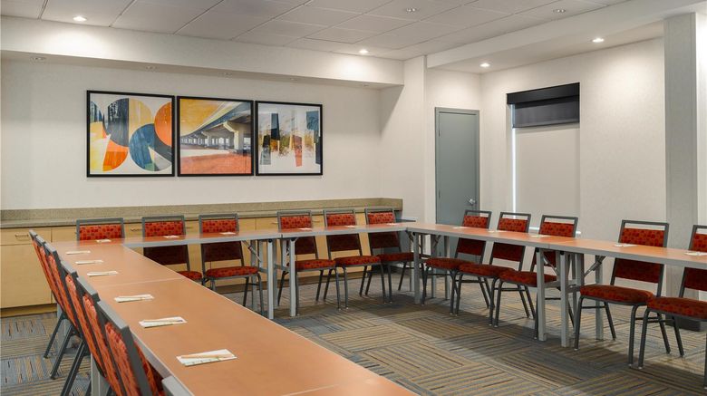 <b>Home2 Suites Biloxi N. D'Iberville Meeting</b>. Images powered by <a href="https://iceportal.shijigroup.com/" title="IcePortal" target="_blank">IcePortal</a>.