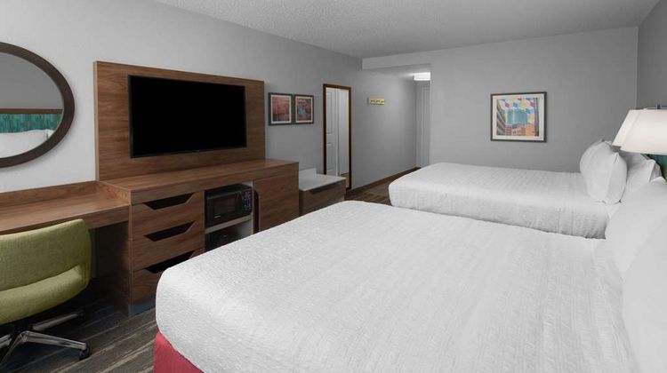 Hampton Inn & Suites-Airport 28th St Room