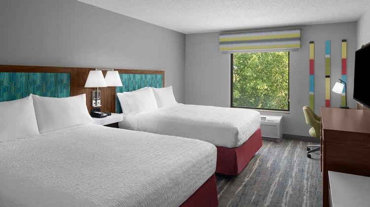 Hampton Inn & Suites-Airport 28th St Room