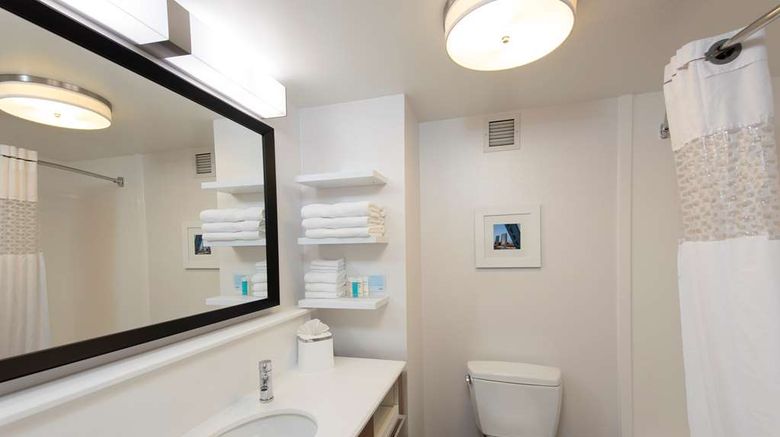 <b>Hampton Inn Grand Rapids South Room</b>. Images powered by <a href="https://iceportal.shijigroup.com/" title="IcePortal" target="_blank">IcePortal</a>.