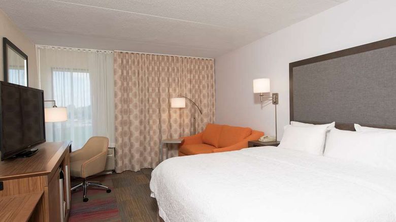 <b>Hampton Inn Grand Rapids South Room</b>. Images powered by <a href="https://iceportal.shijigroup.com/" title="IcePortal" target="_blank">IcePortal</a>.