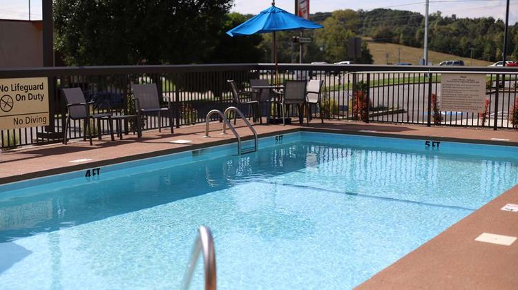 Hampton Inn Greeneville Pool