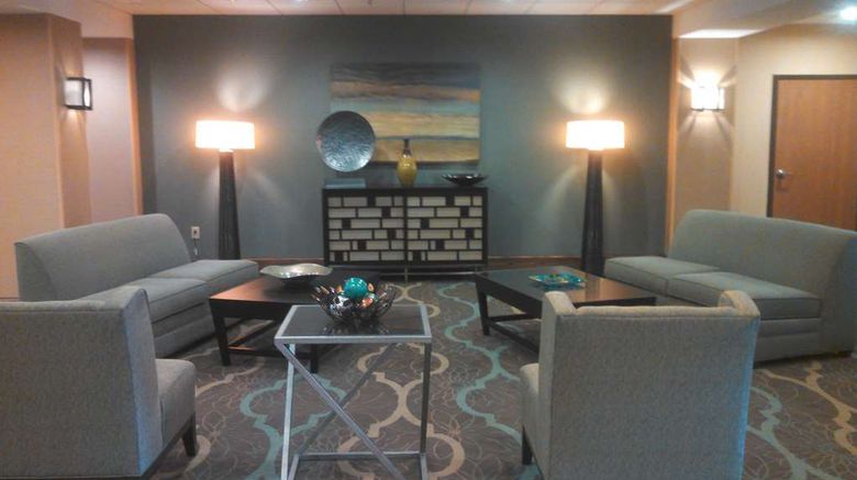 <b>Hampton Inn Greenwood Lobby</b>. Images powered by <a href="https://iceportal.shijigroup.com/" title="IcePortal" target="_blank">IcePortal</a>.