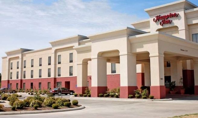 Hampton Inn Greenwood Exterior