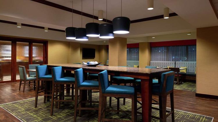Hampton Inn Greensboro Airport Lobby