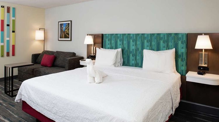 Hampton Inn Greensboro Airport Room