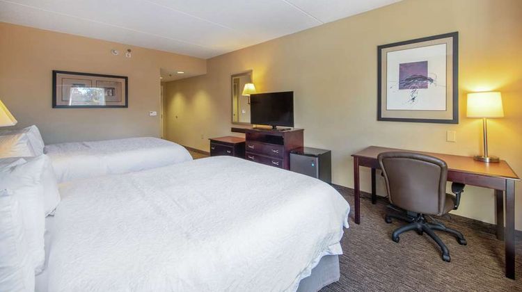 Hampton Inn & Suites Burlington Room