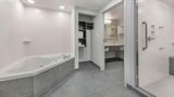 <b>Hampton Inn & Suites Burlington Room</b>. Images powered by <a href="https://iceportal.shijigroup.com/" title="IcePortal" target="_blank">IcePortal</a>.