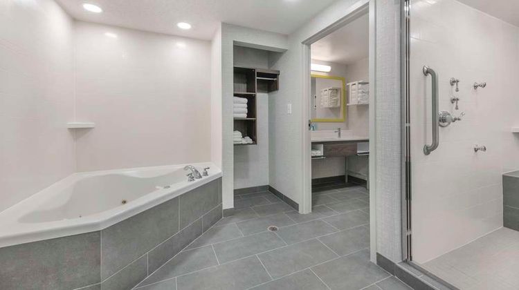 Hampton Inn & Suites Burlington Room