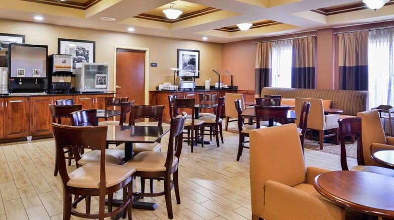 <b>Hampton Inn Greensboro East Restaurant</b>. Images powered by <a href="https://iceportal.shijigroup.com/" title="IcePortal" target="_blank">IcePortal</a>.