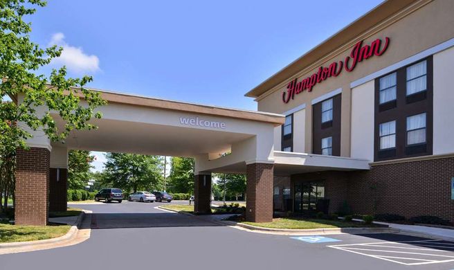 Hampton Inn Greensboro East Exterior