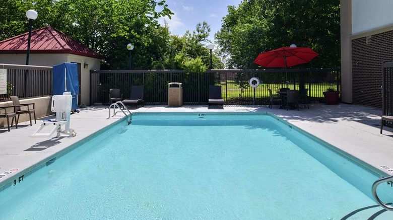 <b>Hampton Inn Greensboro East Pool</b>. Images powered by <a href="https://iceportal.shijigroup.com/" title="IcePortal" target="_blank">IcePortal</a>.