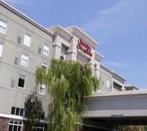 Hampton Inn & Suites Coliseum Area Exterior