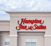 Hampton Inn & Suites Coliseum Area Exterior