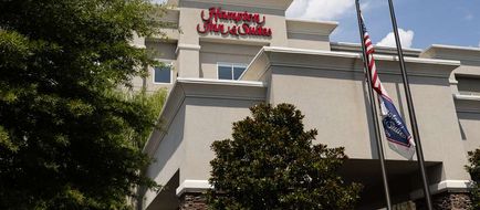Hampton Inn & Suites Coliseum Area Exterior