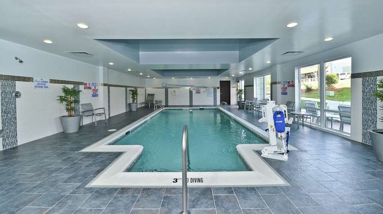 <b>Hampton Inn & Suites Coliseum Area Pool</b>. Images powered by <a href="https://iceportal.shijigroup.com/" title="IcePortal" target="_blank">IcePortal</a>.