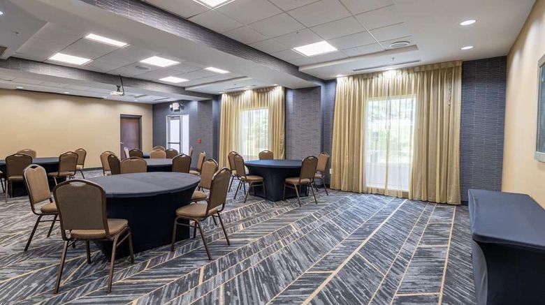 <b>Hampton Inn & Suites Coliseum Area Meeting</b>. Images powered by <a href="https://iceportal.shijigroup.com/" title="IcePortal" target="_blank">IcePortal</a>.