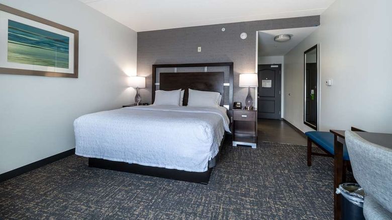 <b>Hampton Inn & Suites Coliseum Area Room</b>. Images powered by <a href="https://iceportal.shijigroup.com/" title="IcePortal" target="_blank">IcePortal</a>.