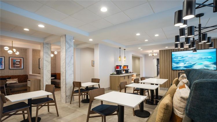 Hampton Inn Easley Lobby