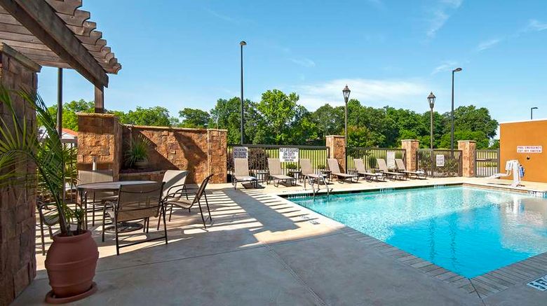 <b>Hampton Inn & Suites Seneca/Clemson Pool</b>. Images powered by <a href="https://iceportal.shijigroup.com/" title="IcePortal" target="_blank">IcePortal</a>.