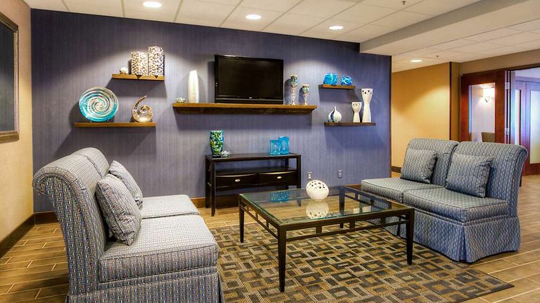 <b>Hampton Inn Great Falls Lobby</b>. Images powered by <a href="https://iceportal.shijigroup.com/" title="IcePortal" target="_blank">IcePortal</a>.