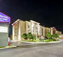 Hampton Inn & Suites by Hilton Guelph Exterior