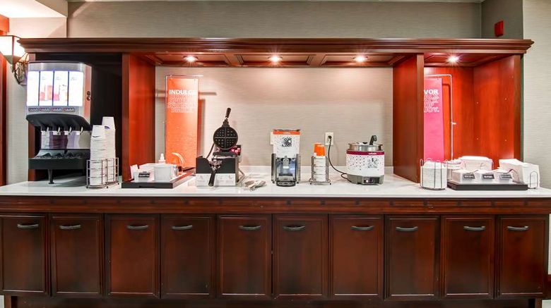 <b>Hampton Inn & Suites by Hilton Guelph Restaurant</b>. Images powered by <a href="https://iceportal.shijigroup.com/" title="IcePortal" target="_blank">IcePortal</a>.