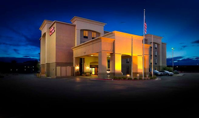 Hampton Inn & Suites Gallup Exterior