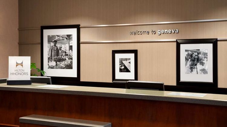 Hampton Inn Geneva Lobby