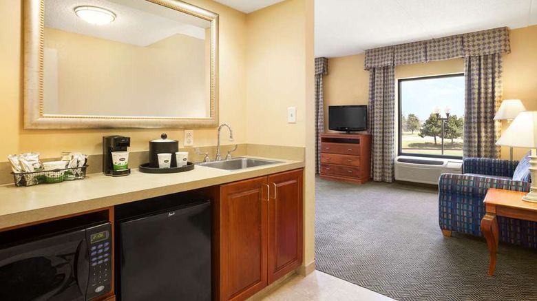 <b>Hampton Inn Geneva Room</b>. Images powered by <a href="https://iceportal.shijigroup.com/" title="IcePortal" target="_blank">IcePortal</a>.