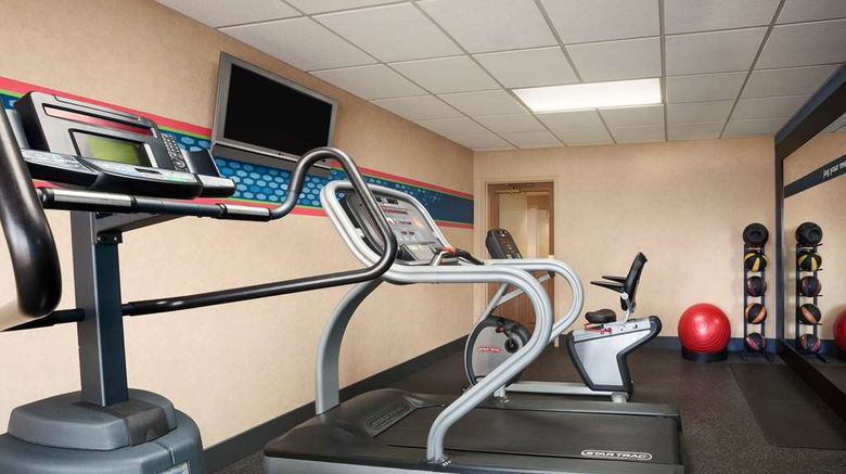 <b>Hampton Inn Geneva Health</b>. Images powered by <a href="https://iceportal.shijigroup.com/" title="IcePortal" target="_blank">IcePortal</a>.
