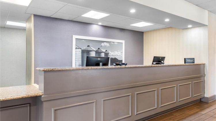 Hampton Inn Guntersville Lobby